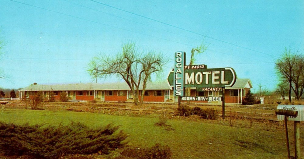 Rogalles Motel - Vintage Postcard